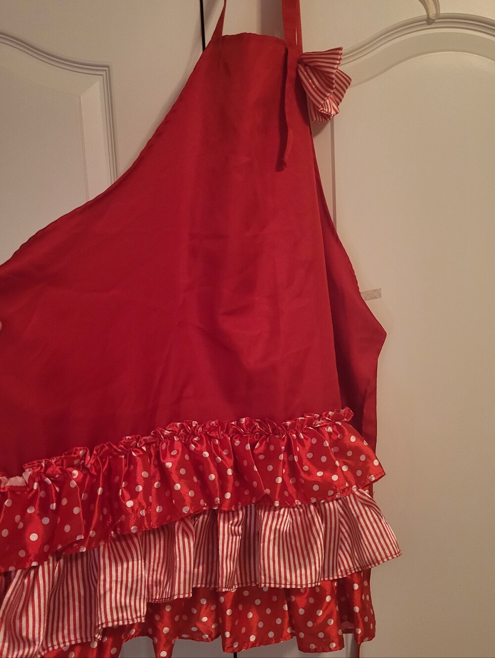 Red Ruffled Polka Dot Apron - Picture 4 of 5